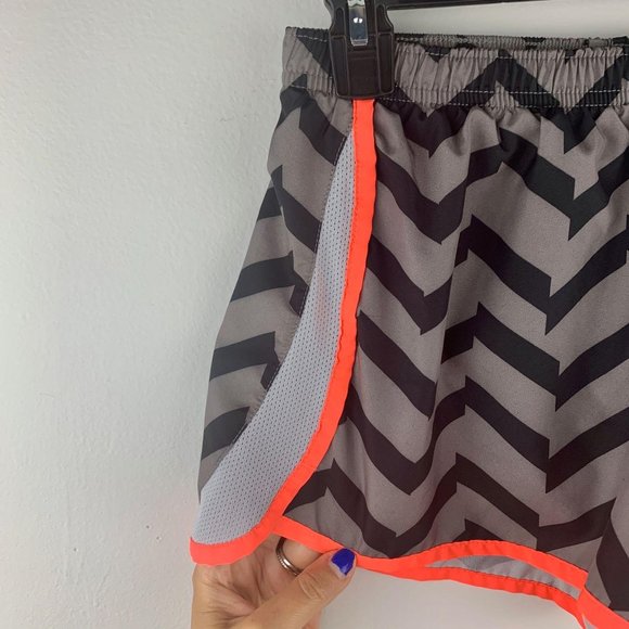 CHAMPION Chevron Fluorescent Orange Runner Work Out Short Sz XL - Picture 2 of 8